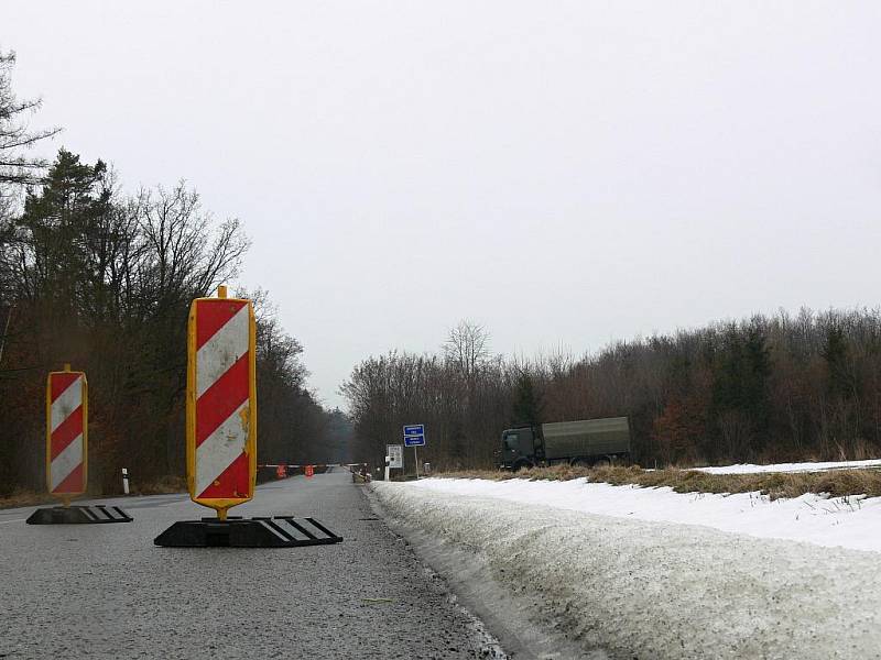 Uzavírka spojnice Drahan a Žárovic kvůli vojenskému cvičení