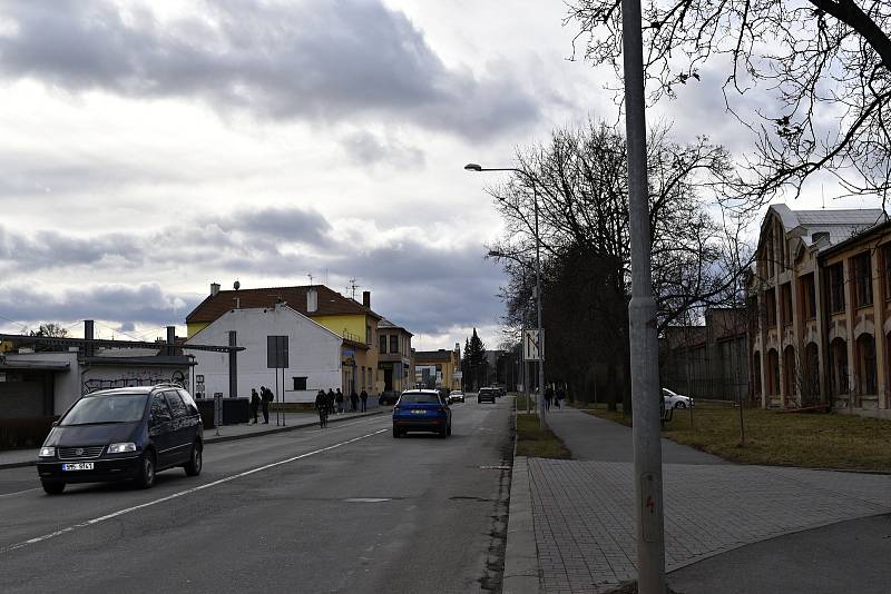 Uzavírka Vrahovické ulice potrvá v daném úseku od 14.2. do 30.6. 2022. Pracovat se bude od křižovatky náměstí Padlých hrdinů k Janáčkově ulici. 11.2. 2022