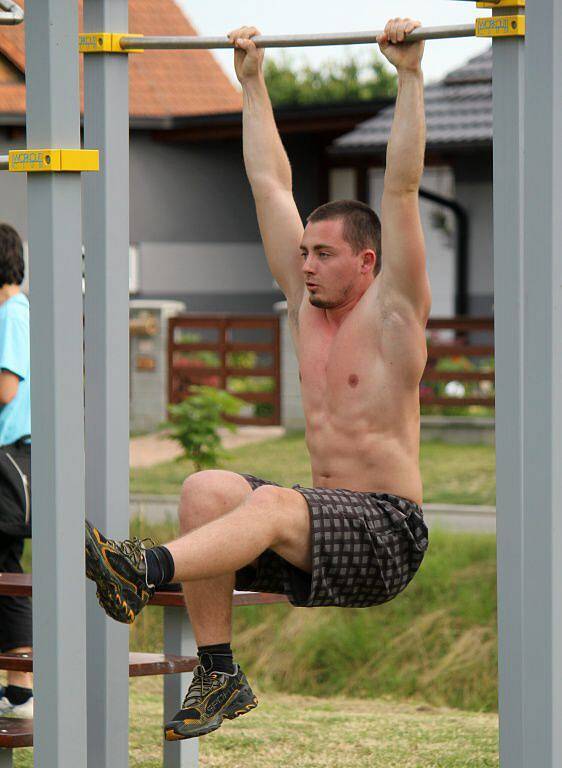 Exhibice silového cvičení Street Workout v Držovicích