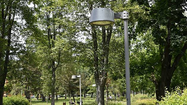 Stávající osvětlení v prostějovských Kolářových sadech čeká rekonstrukce za téměř milion korun.