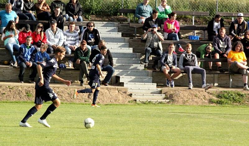 Akce Kopeme za fotbal dorazila také do Čechovic a s ní mužstvo 1. FC Slovácko. Místní borci na prvoligový tým nestačili a po devadesáti minutách padli 0:14, přesto si duel náramně užili.