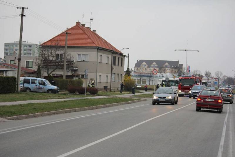 Ve čtvrtek navečer hořelo v jednom z rodinných domů v Plumlovské ulici v Prostějově