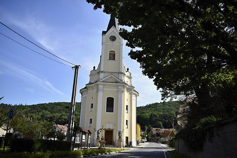 Čechy pod Kosířem jsou vyhledávanou turistickou destinací díky zámku, muzeím nebo kostelu.