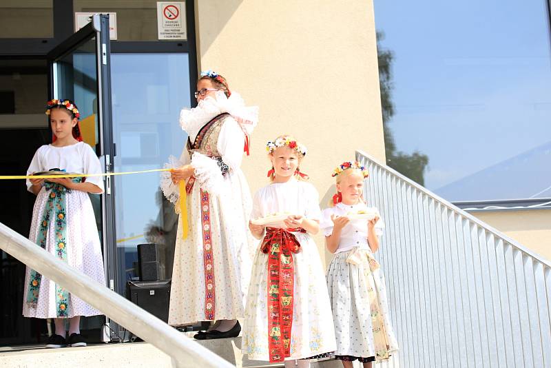 Slavnostní otevření budovy B Masarykovy základní školy v Nezamyslicích