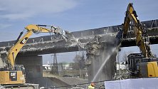 Demolice dálničního most na D46 v Prostějově v dubnu 2021