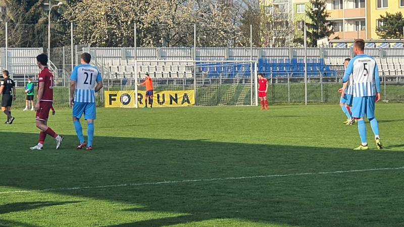 Fotbalisté Prostějova (v modrém) proti Chrudimi.
