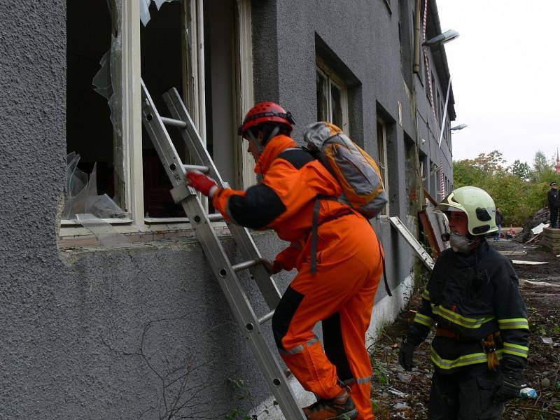 Cvičení IZS v Jezdecké ulici v Prostějově