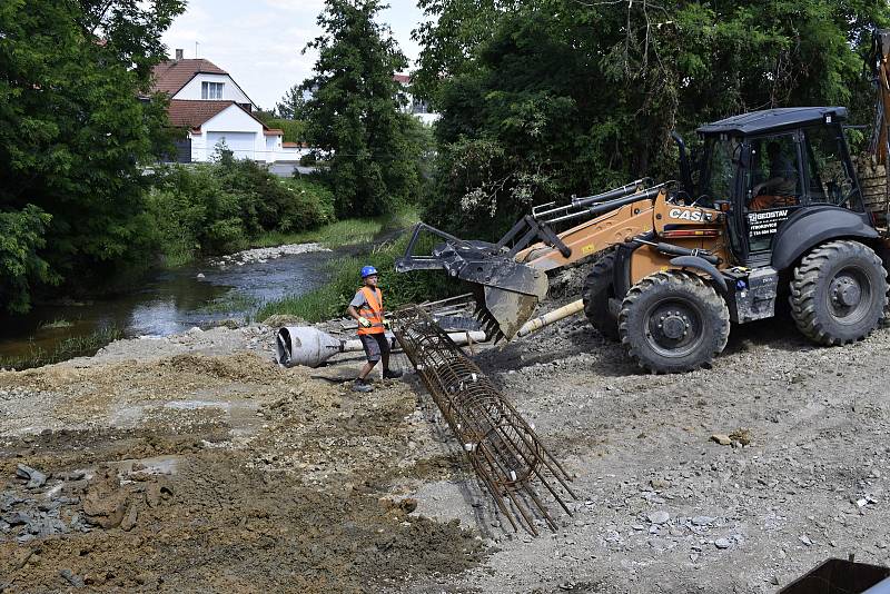 Rekonstrukce mostu v Mostkovicích, 14. července 2020