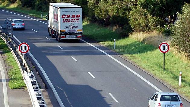 Po R46 mezi Olomoucí a Vyškovem se teď může jen stovkou