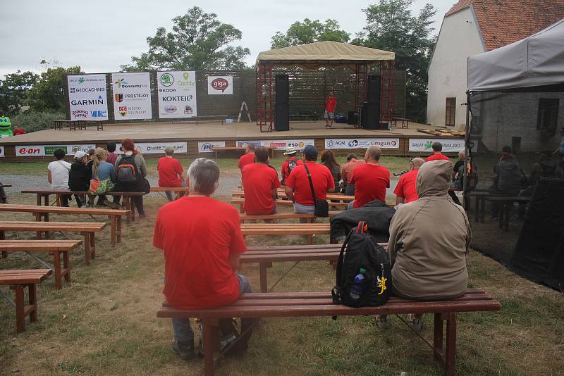 Největší geocachingová akce v Česku a jedna z největších v Evropě. Na šest tisíc účastníků, desítky aktivit a řada cachek v okolí.