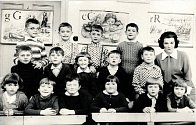 ŠKOLA 1968. V roce 1900 vznikla v obci labutická německá škola. Od roku 1919 se tu začalo učit česky. Na konci 70. let škola zanikla. Posledními učiteli byli manželé Pospíšilovi.