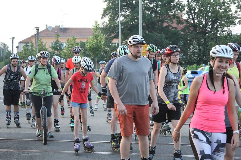 Nadšení bruslaři se projeli Prostějovem