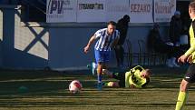 Fotbalisté Prostějova (v pruhovaném) nedokázali na jaře ani na druhý pokus bodovat a podlehli doma týmu Ústí nad Labem.