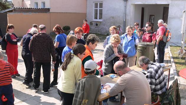 Více než sto padeát lidí vystoupilo v sobotu odpoledne na Obrovu nohu u Otaslavic