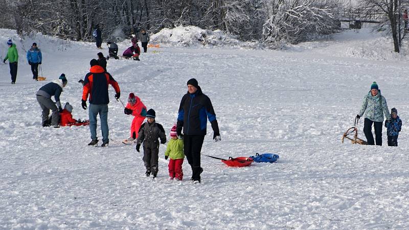 Zimní radovánky u rozhledny Kopaninka v Repechách na Prostějovsku - 9. ledna 2021