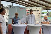 Tisková konference před startem UniCredit Czech Open 2023. Zprava Miroslav Černošek, Jakub Menšík a Petra Černošková