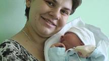 Josef Zapletal s maminkou Veronikou, Kostelec na Hané, narozen 23. června, 54 cm, 4450 g