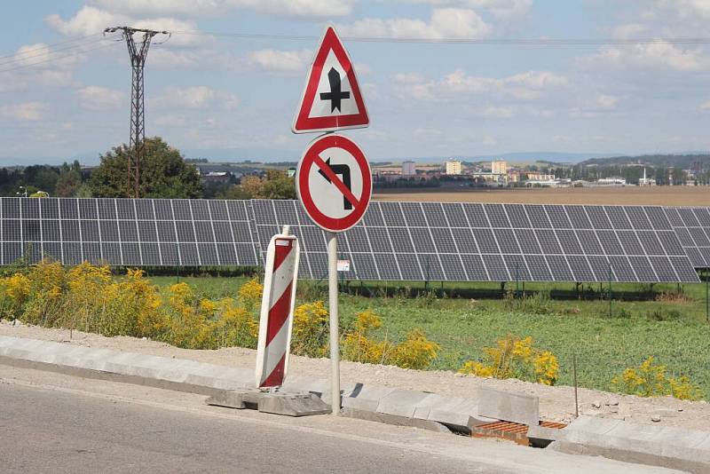 Na cyklostezce do Žešova se pracuje. Už je jasně vidět, kudy povede její trasa