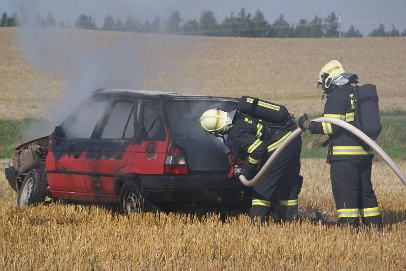 Vítání školního roku v Jednově - s hasiči, kynology, pěnovou bitvou a spoustou dalších překvapení