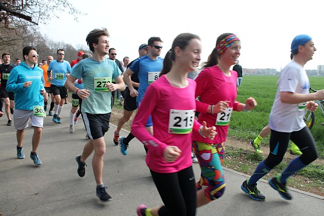 Běžecký půlmaraton v Biokoridoru Hloučela 24.3. 2019