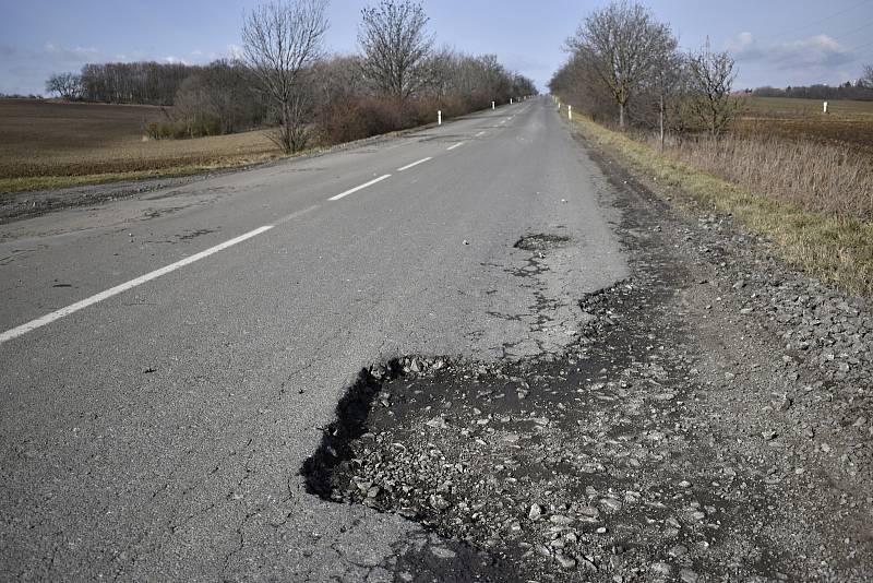 Tankodrom první kategorie. Silnice mezi Prostějovem a Ohrozimí. 9.3. 2021