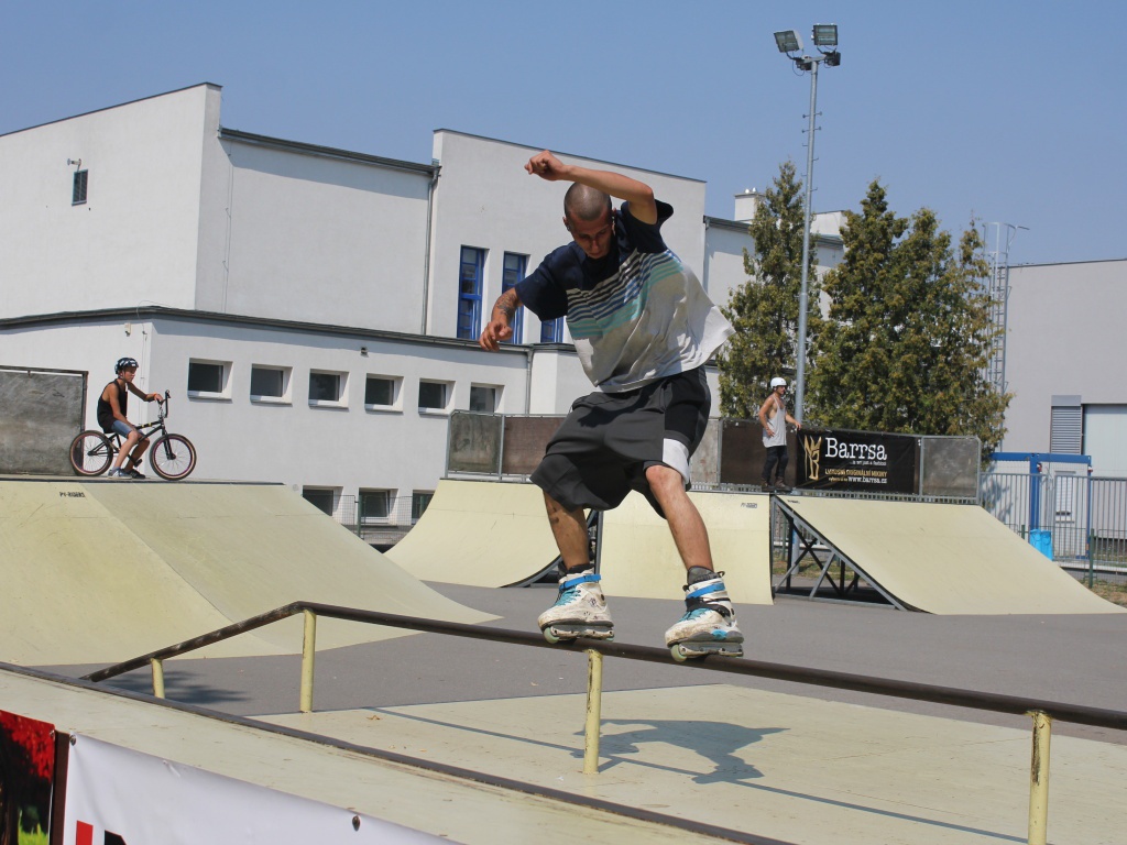 VIDEO: Hurá na rampy. Do Prostějova se sjeli skateboardisté i bruslaři -  Prostějovský deník