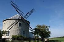 6. Ve které obci můžete objevit tento krásný větrný mlýn?