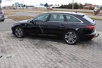 Na parkovišti poblíž Albertu v Plumlovské ulici řádili vandalové. Na luxusní Audi A6 vznikla škoda přes půl milionu. 3.2. 2024