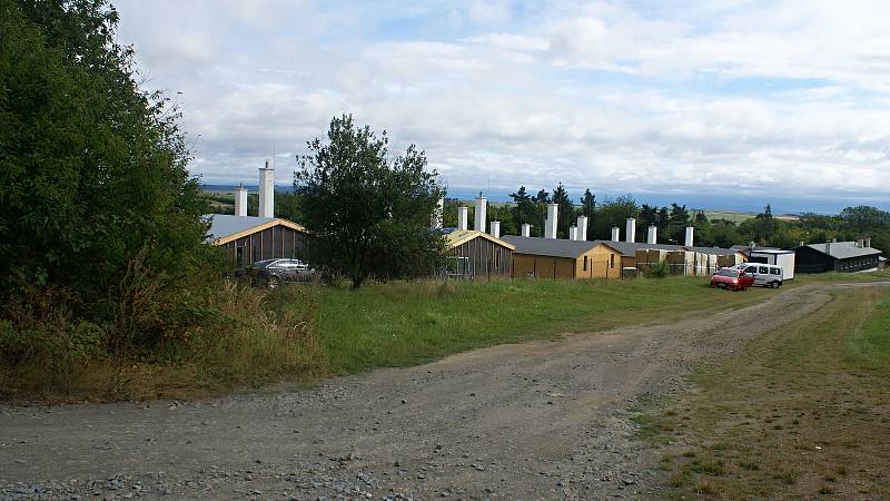 Výstavba ubytovacích srubů pro vojáky na armádní střelnici v Hamrech na Prostějovsku - 31. 8. 2020