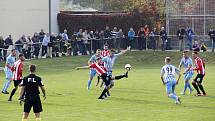 Fotbalisté Prostějova (v bílo-modrém) porazili Žižkov 2:1.