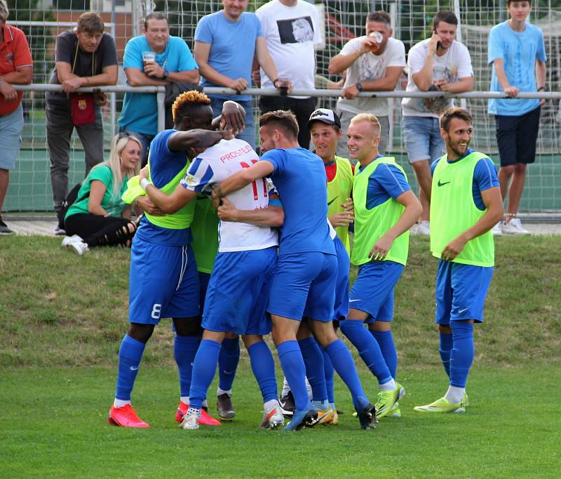 Prostějov ve druhé lize překvapivě porazil Brno 2:0. Radost po druhé brance.