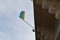 Během čtvrtku 24. února byla vyvěšena na prostějovské radnici ukrajinská státní vlajka.