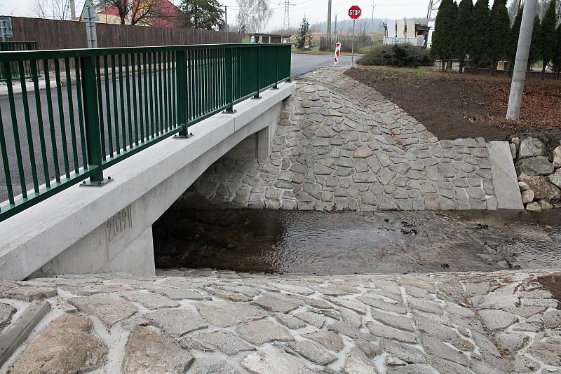 Výstavba dvou nových mostů v Ptenském Dvorku na Prostějovsku