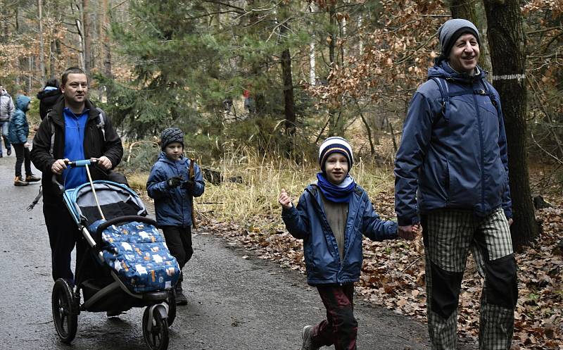 Přivítat Nový rok přišlo na nejvyšší hanáckou horu Velký Kosíř více než dva tisíce lidí. 1.1. 2022