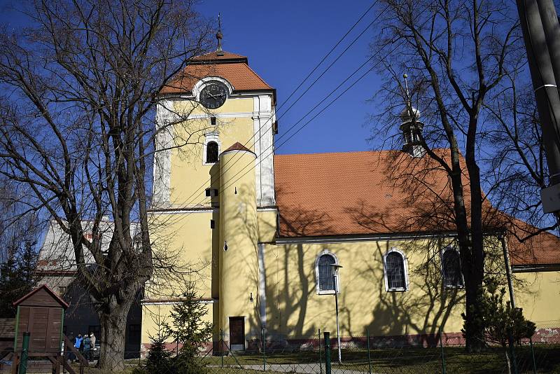 Mostkovice jsou obcí, která leží přímo pod plumlovskou přehradou.