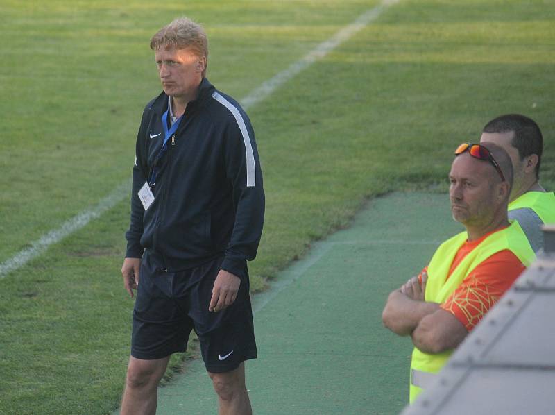 Fotbalisté Prostějova (v modrém) porazili Petřkovice 3:1