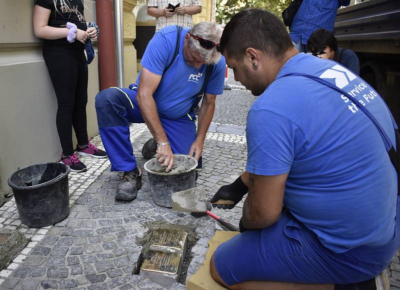 V Prostějově bylo uloženo dalších 13 Kamenů zmizelých. 25.6. 2020