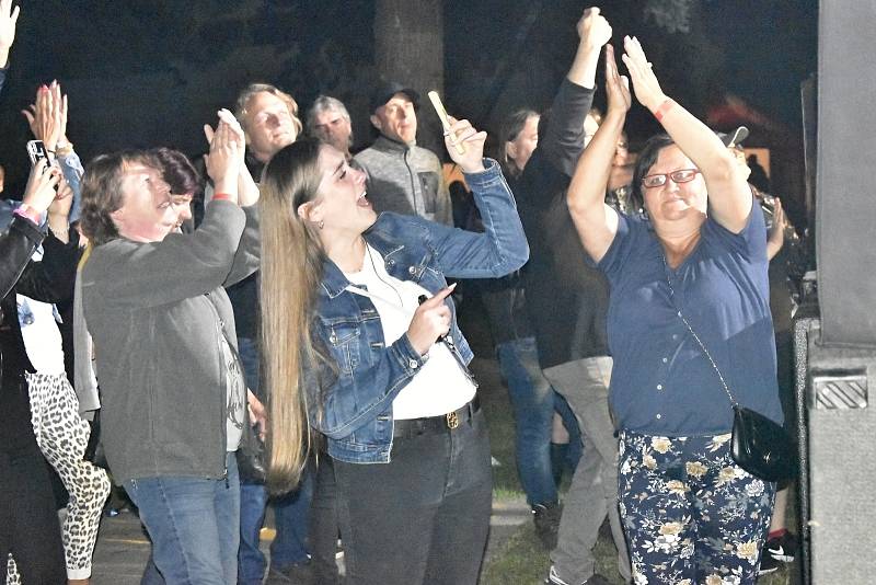 Tradiční rocková párty v konickém Zámeckém parku bavila až do ranních hodin. 17.6. 2022