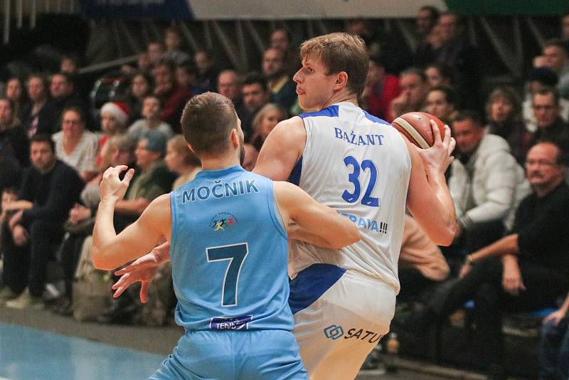 Utkání 12. kola Kooperativa NBL: NH Ostrava - Olomoucko, 8. prosince 2018 v Ostravě.