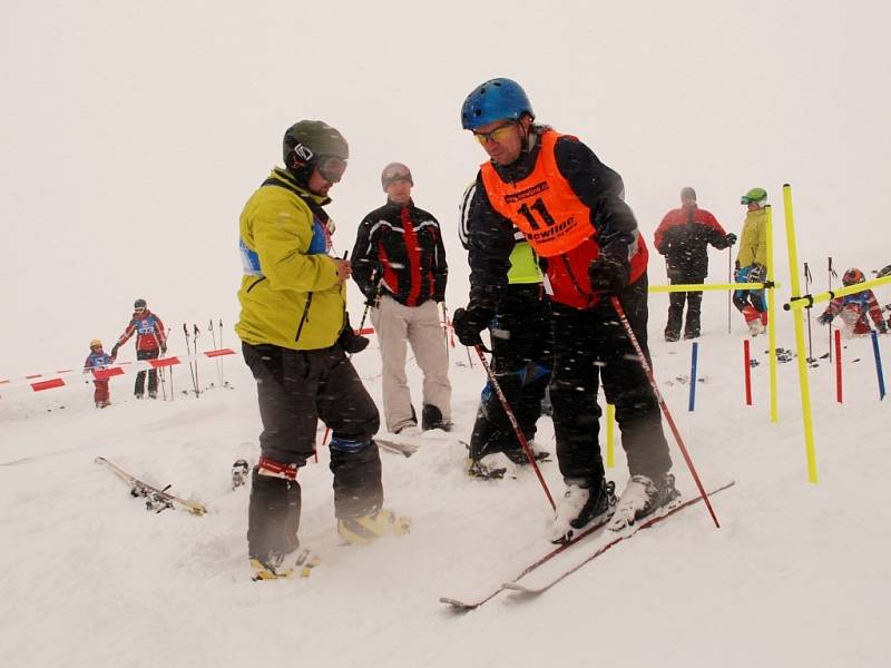 V Kladkách se jel obří slalom