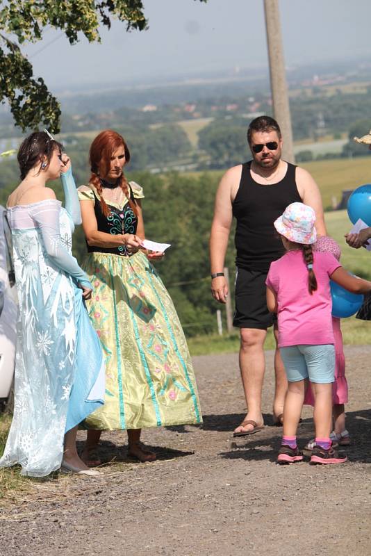 Pohádková stezka v Seloutkách bavila děti i dospělé, kteří je doprovázeli, a mnoho disciplín si s dětmi vyzkoušeli také.