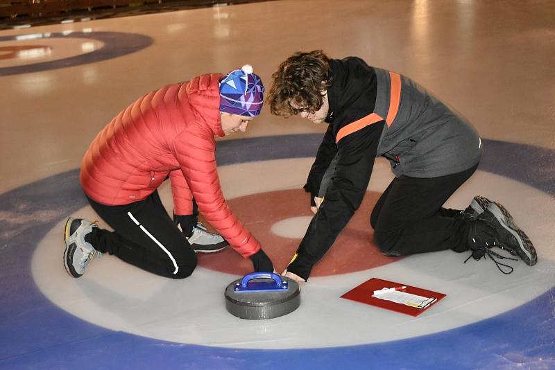 Hanácké curling na prostějovském mobilním kluzišti, 3.12. 2021