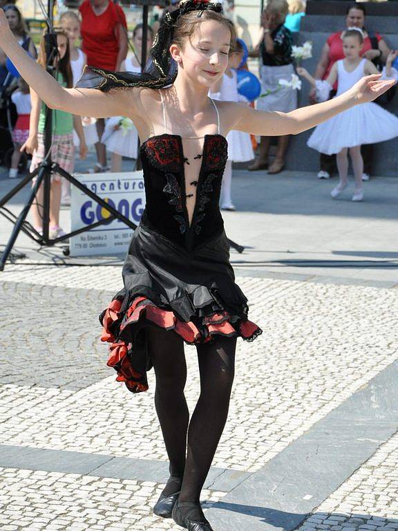 Prima den s Deníkem v Prostějově. Vystoupení dětí z Baletního studia při Moravském divadle Olomouc s ukázkami soutěžních choreografií a z čísel klasických baletů