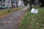 V Prostějově se v některých částech města objevily tabulky upozorňující na fakt, že některé chodníky město v zimě udržovat nebude