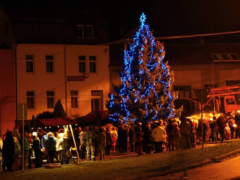 Andělské slavnosti v Plumlově 2015 - rozsvícení vánočního stromu