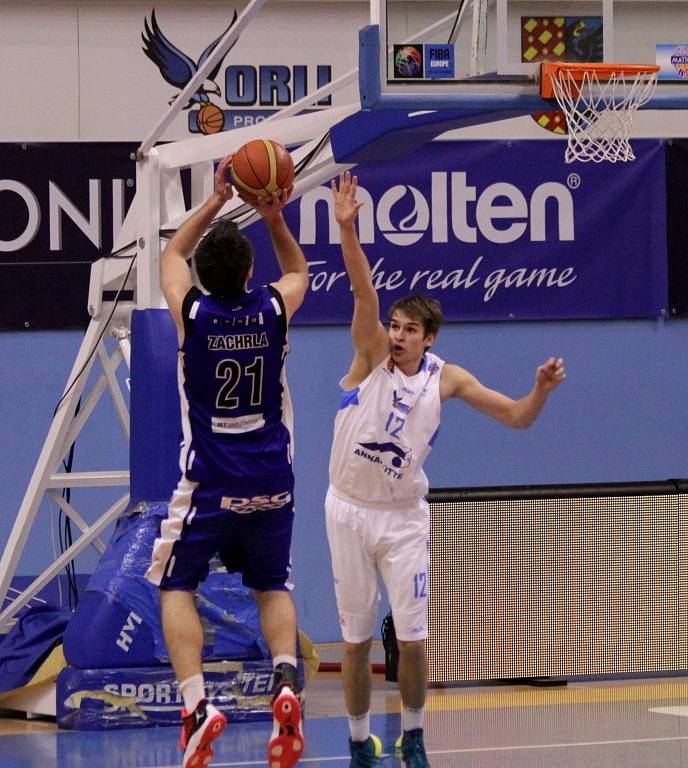 Prostějovští basketbalisté uzavřeli v sobotu základní část Mattoni NBL. V posledním zápase na domácí palubovce porazili Brno 91:76.