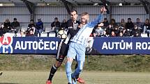 Fotbalisté Prostějova (ve světlém) prohráli s Českými Budějovicemi 0:1.