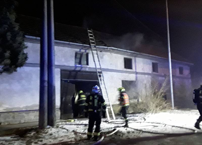 Požár staršího rodinného domu ve Vrahovicích - 21. 1. 2022