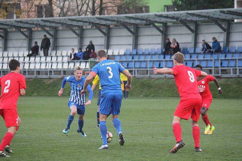 Fotbalisté 1. SK Prostějov (v modrém) v 15. kole MSFL porazili FC Viktorii Otrokovice 4:0