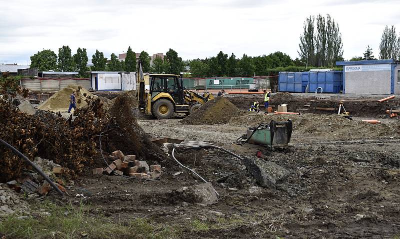 Výstavba hokejových šaten za zimním stadionem v Prostějově. 22.6. 2020